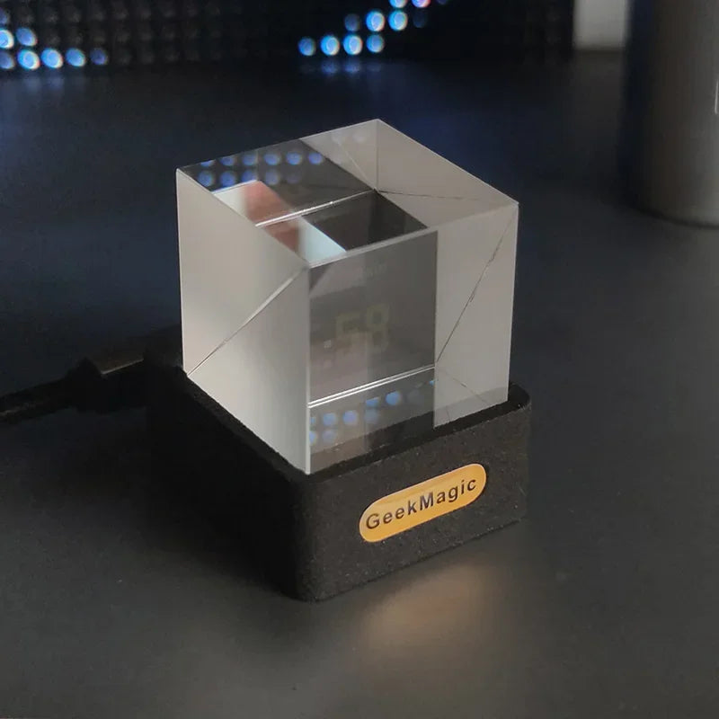 XCube (Holographic Crystal Cube Photo Display)